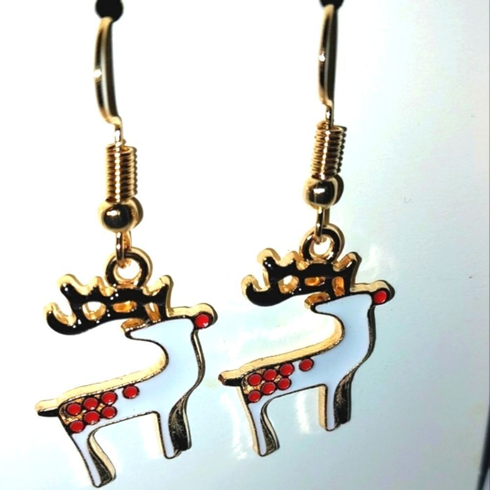 Super cute festive holiday earrings